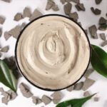Texture du masque purifiant visage naturel au rhassoul, argan bio et tea tree – Cocoon d’Orient