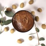 Texture du savon noir exfoliant corps argan bio – Cocoon d’Orient